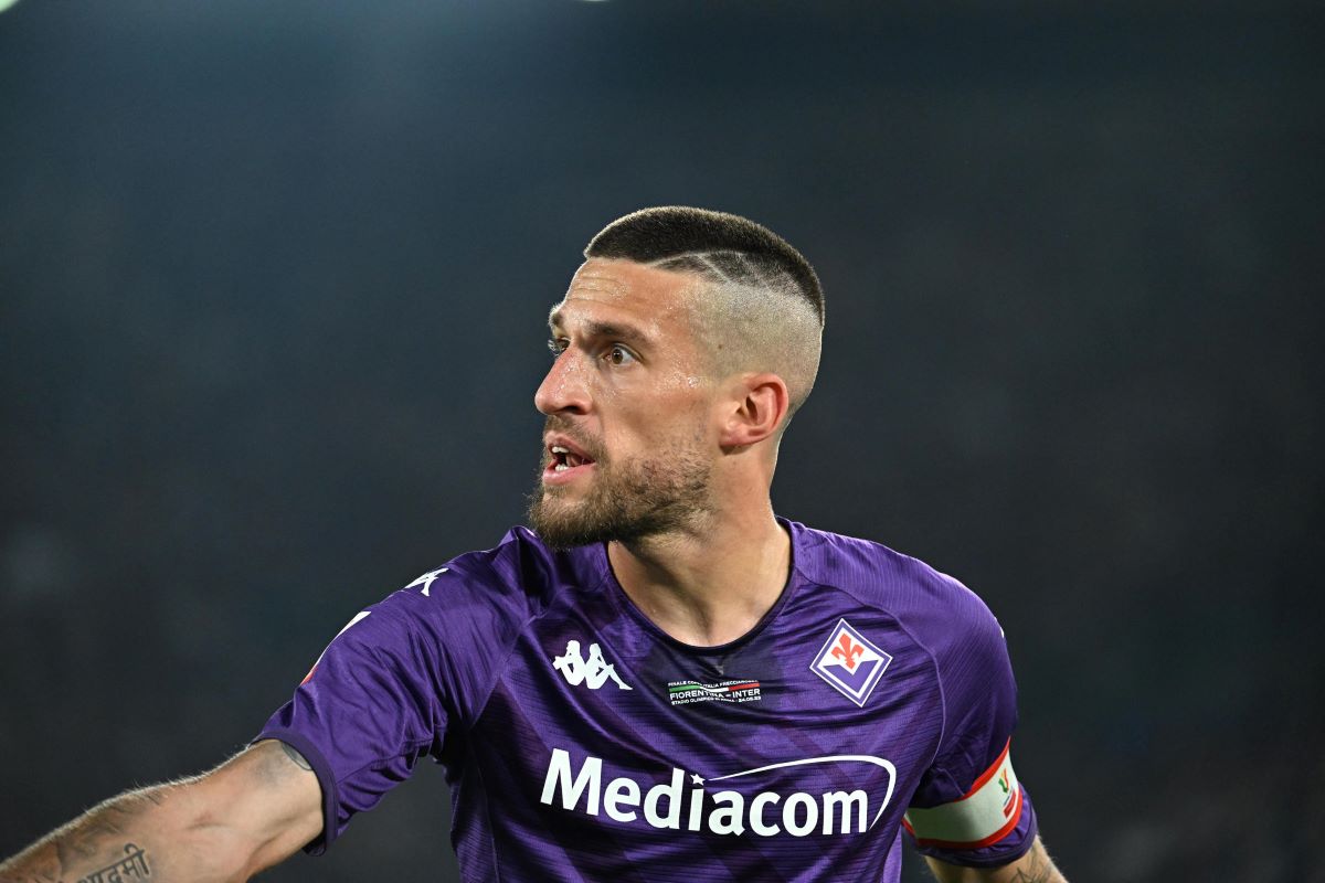 Biraghi colpito alla testa, la Fiorentina sbotta: “finale condizionata dall’episodio”
