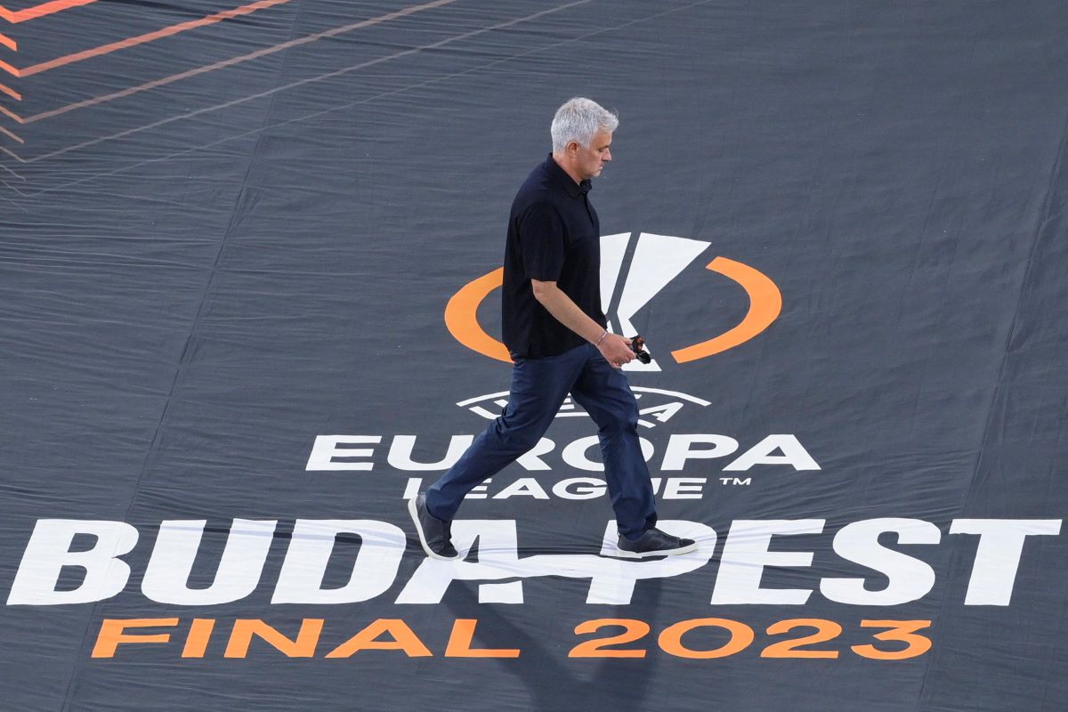 Roma: le lacrime di Dybala, l’indizio sul futuro di Mourinho e “l’arbitro spagnolo”