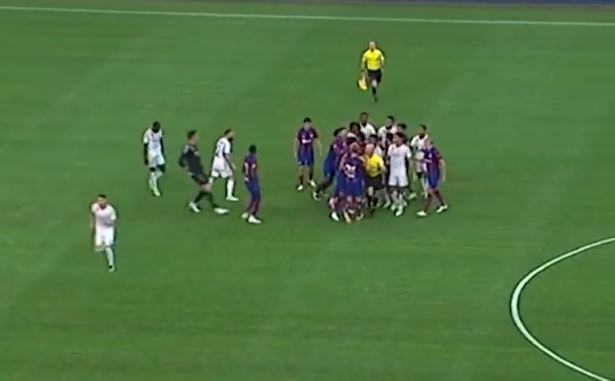 Rissa Barcellona-Real Madrid fallo De Jong