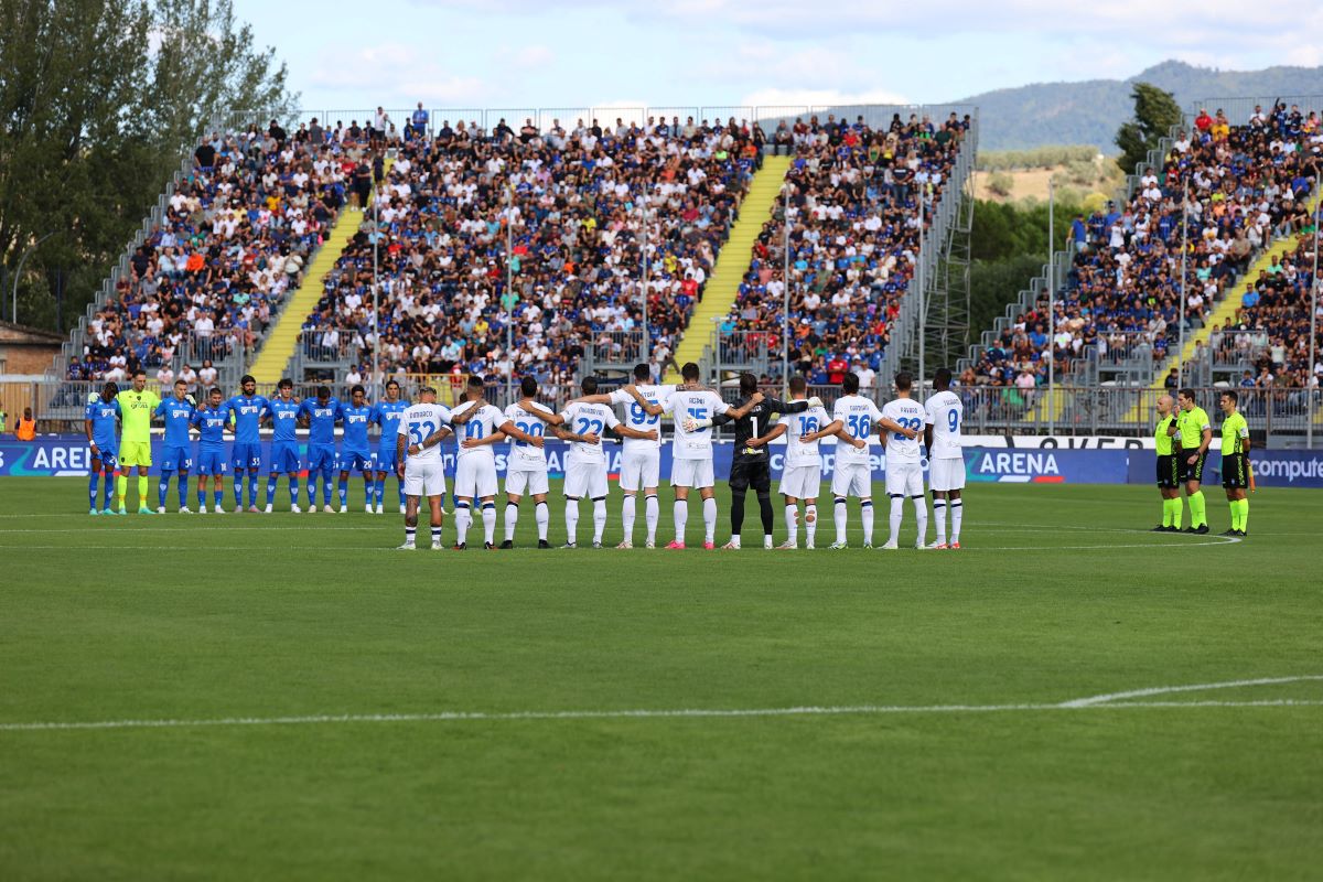 Serie A, i tifosi di 5 squadre non rispettano il minuto di silenzio: le sanzioni