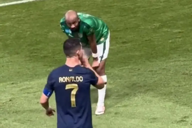 Cristiano Ronaldo coro Messi