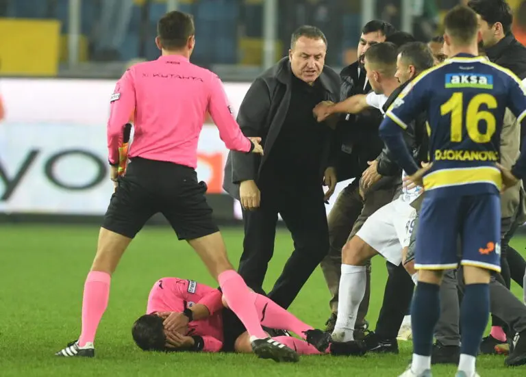 Faruk Koca presidente Ankaragucu aggressione arbitro
