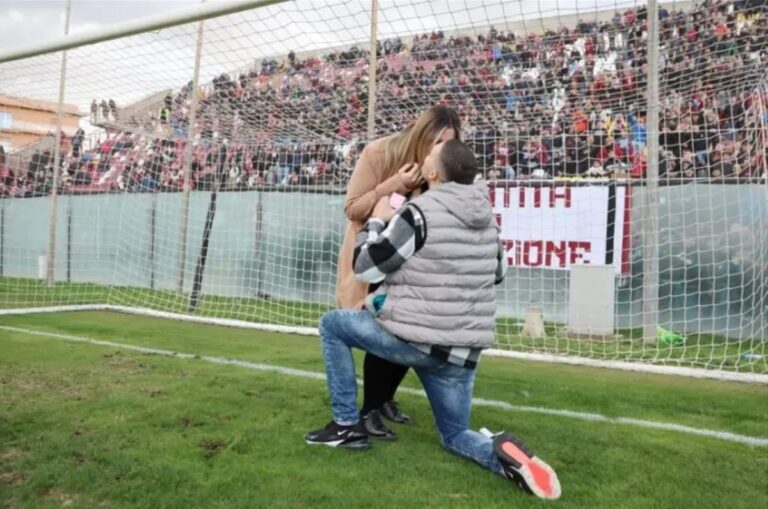 Proposta matrimonio Reggina Locri