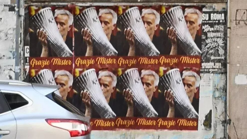 Roma manifesti Mourinho
