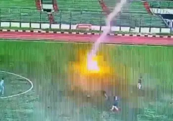 calciatore ucciso fulmine