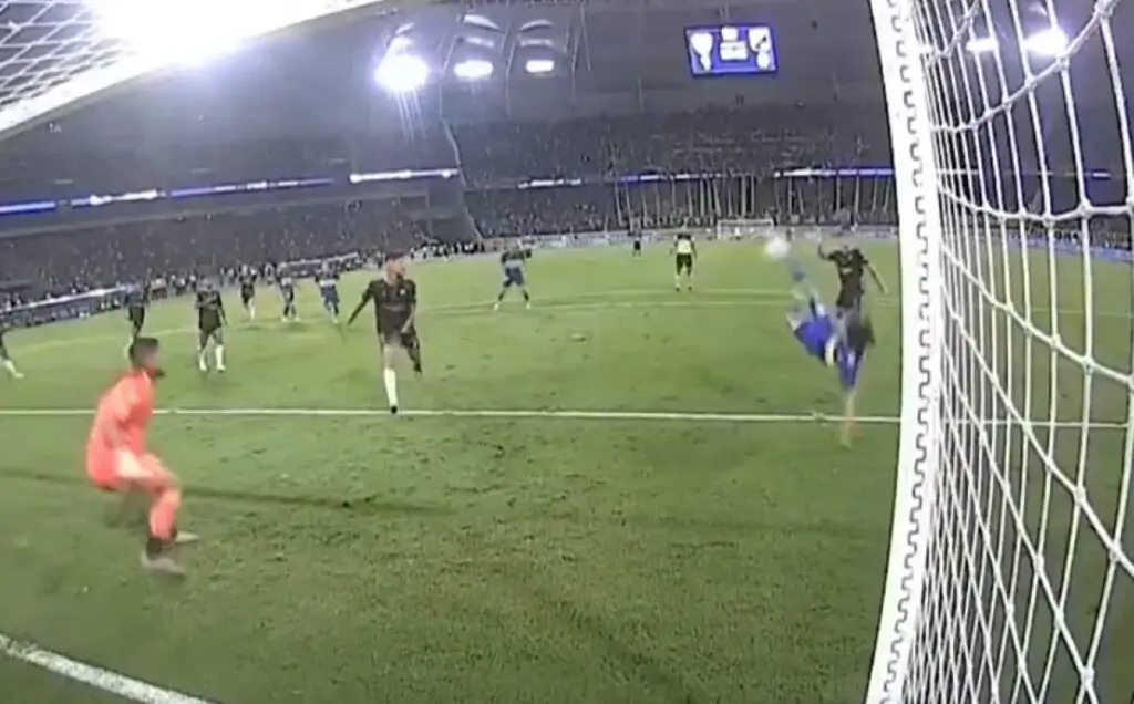 Gol rovesciata Cavani