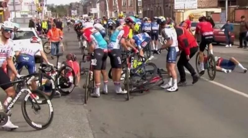 Caduta Parigi-Roubaix