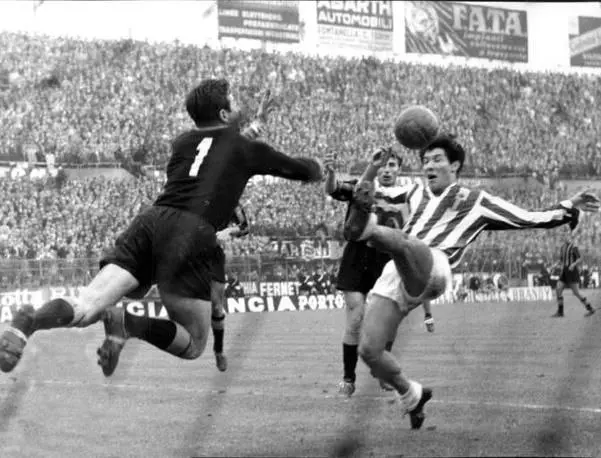 Juventus-Inter 1961 Omar Sivori