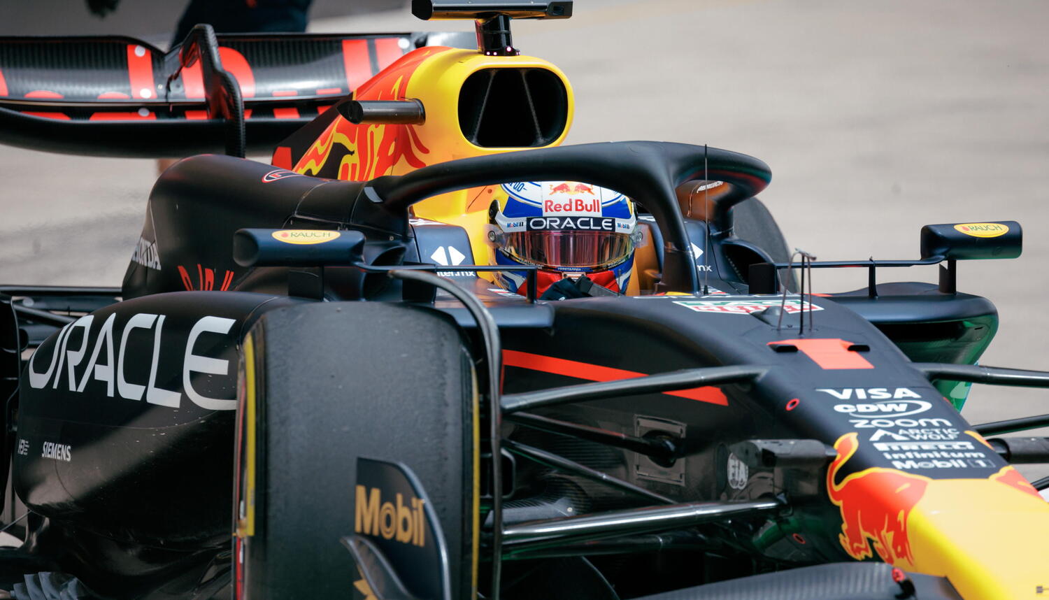 Verstappen in pole nel GP della Cina, le Ferrari inseguono: la griglia di partenza