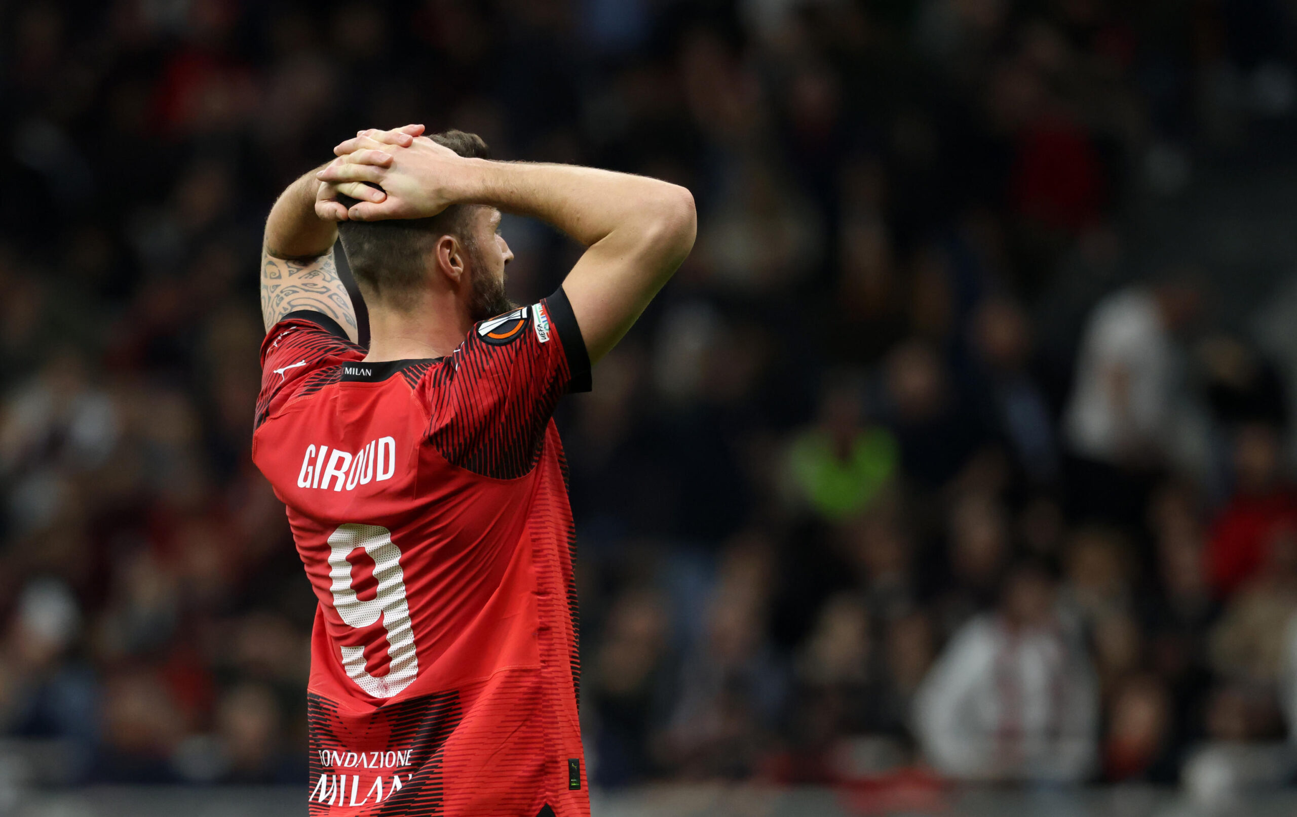 Sei gol nel clima surreale di San Siro: il Milan sbatte contro il Genoa | CLASSIFICA