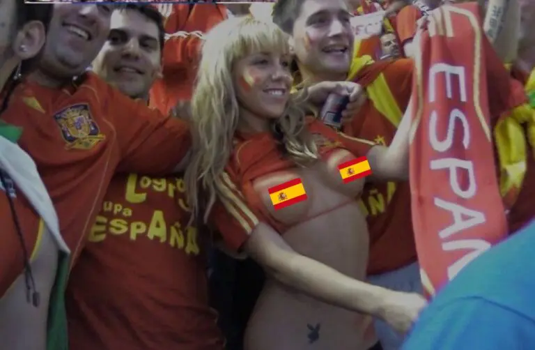 Tifosa Spagna Topless