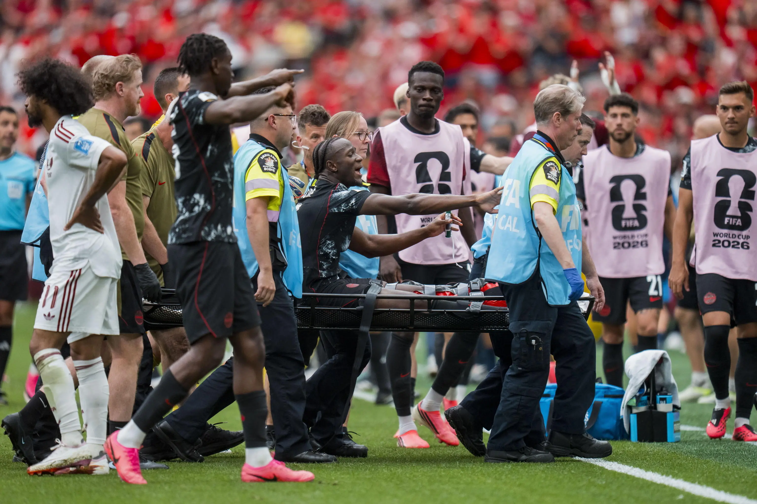 Canada-Qatar da urlo, in tutti i sensi: dramma per Koné, David ne fa 3 e il Qatar capitola